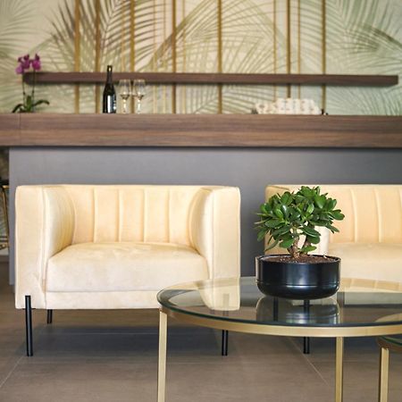Residence Goldoni6 Suite Apartment Rimini Luaran gambar