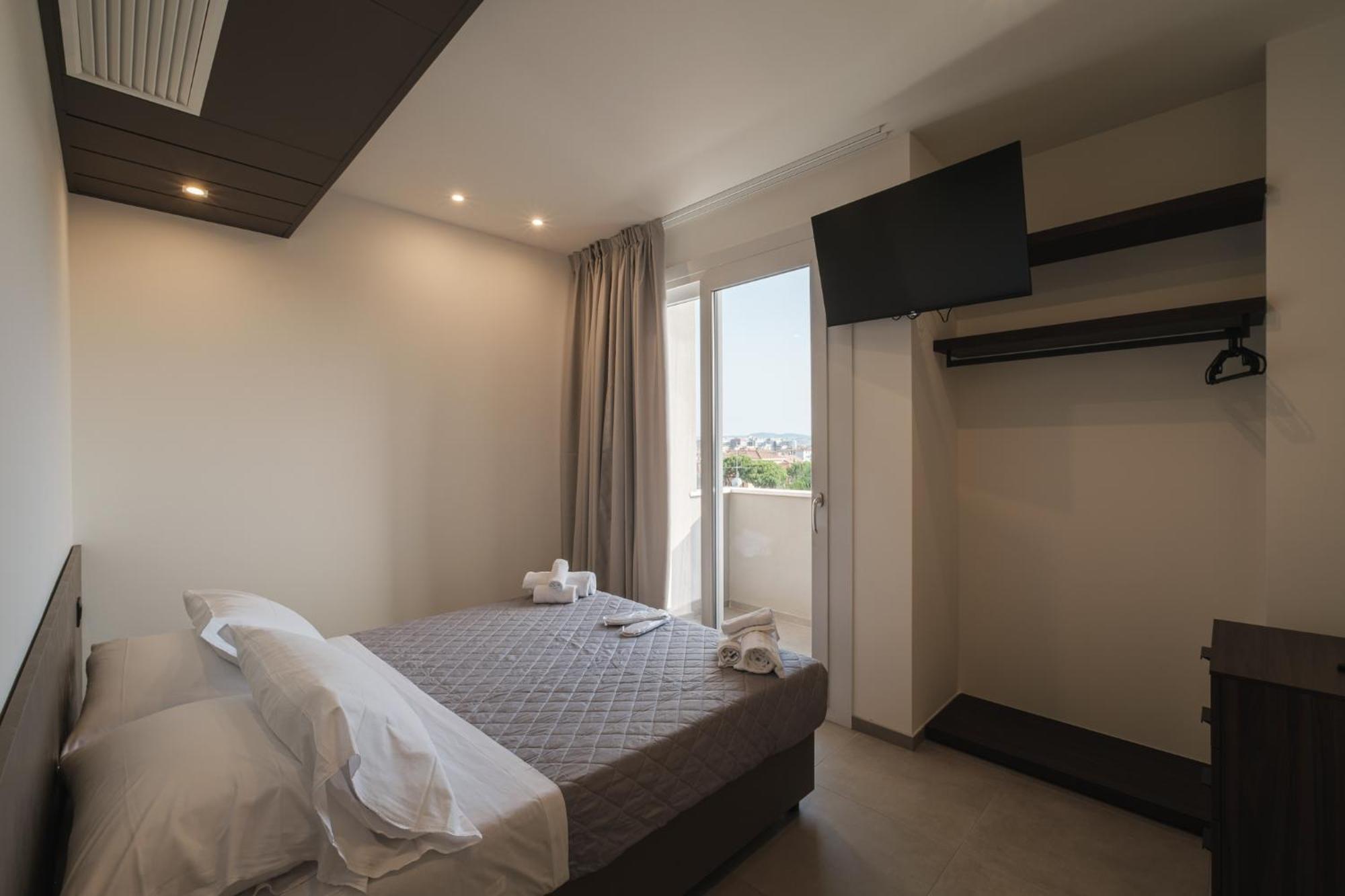 Residence Goldoni6 Suite Apartment Rimini Luaran gambar