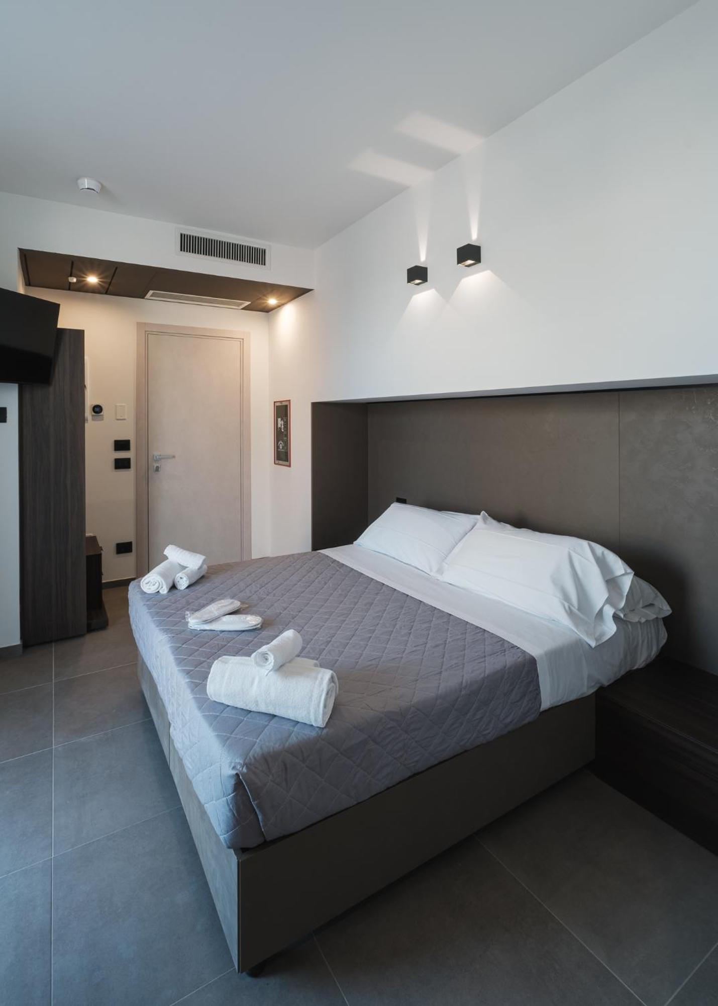 Residence Goldoni6 Suite Apartment Rimini Luaran gambar
