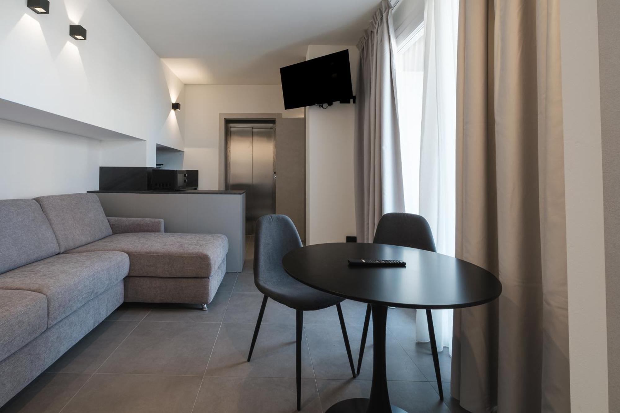 Residence Goldoni6 Suite Apartment Rimini Luaran gambar