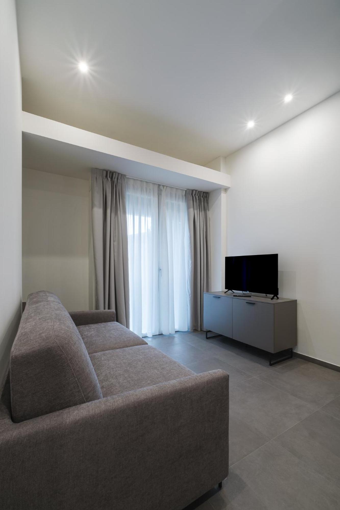 Residence Goldoni6 Suite Apartment Rimini Luaran gambar