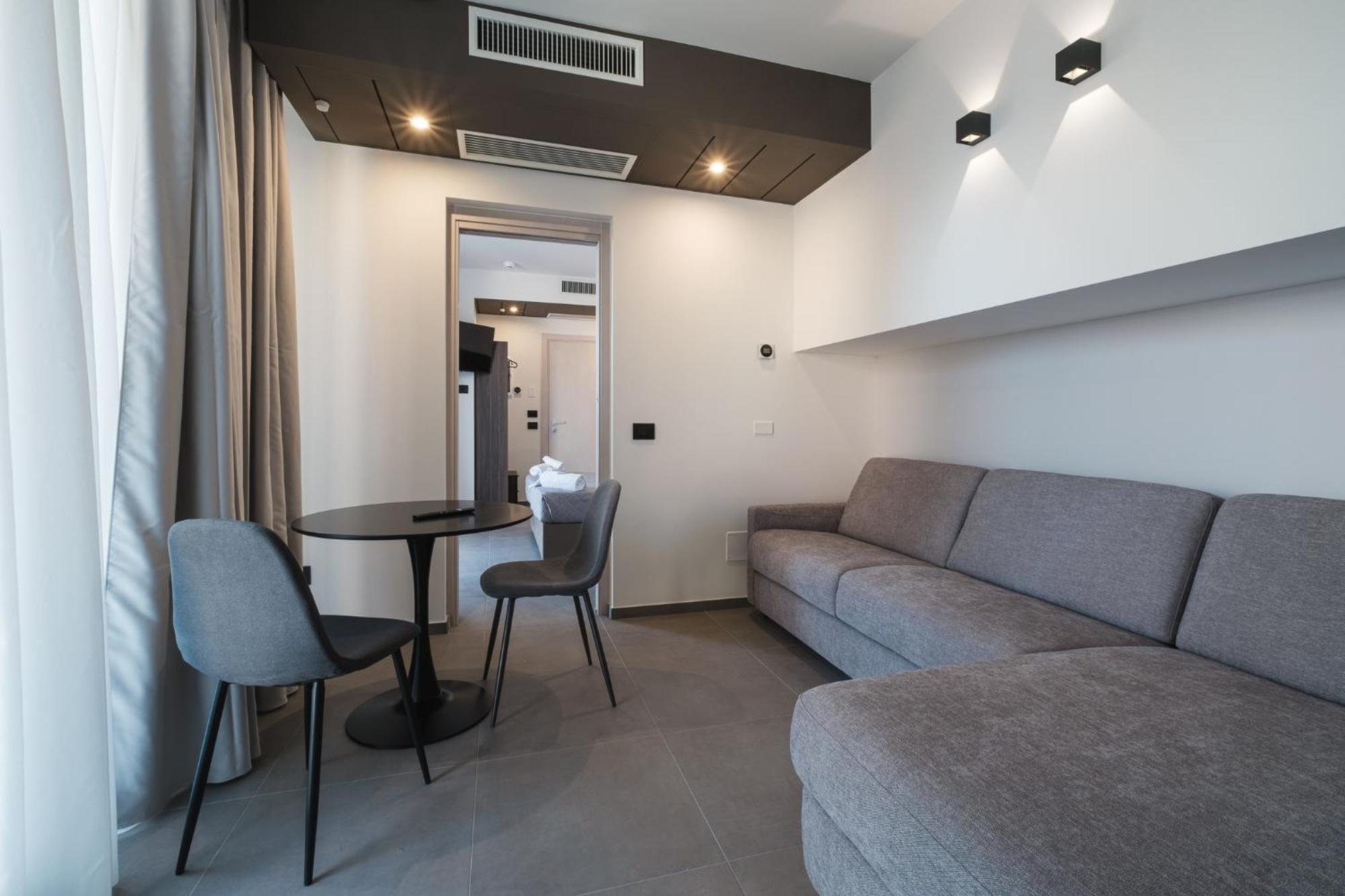 Residence Goldoni6 Suite Apartment Rimini Luaran gambar