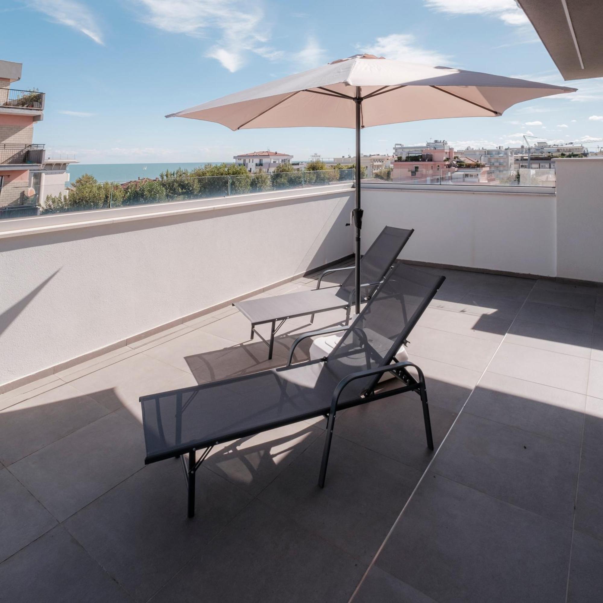 Residence Goldoni6 Suite Apartment Rimini Luaran gambar